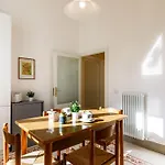 Guesthost - Casa Calise Elegant With Garage Сиена