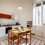 Guesthost - Casa Calise Elegant With Garage Сиена