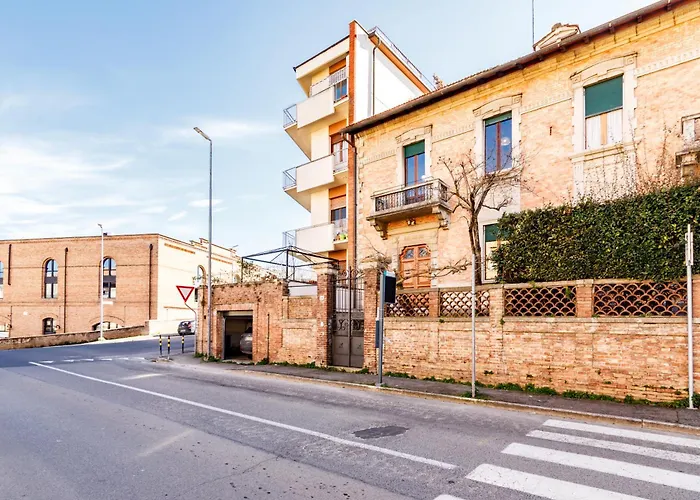 Guesthost - Casa Calise Elegant With Garage * Сиена