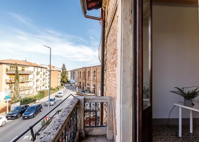 Holiday home Guesthost - Casa Calise Elegant With Garage Siena